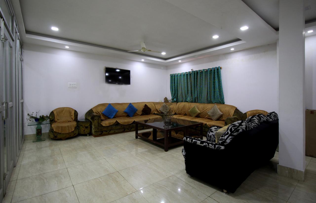 Oyo 4398 Hotel Rajat Grand Varanasi Exterior photo